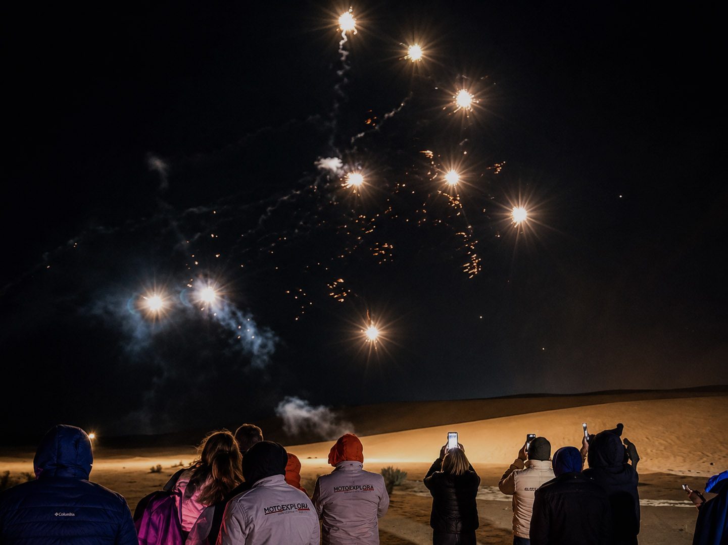 I fuochi d'artificio sotto le stelle del Sahara