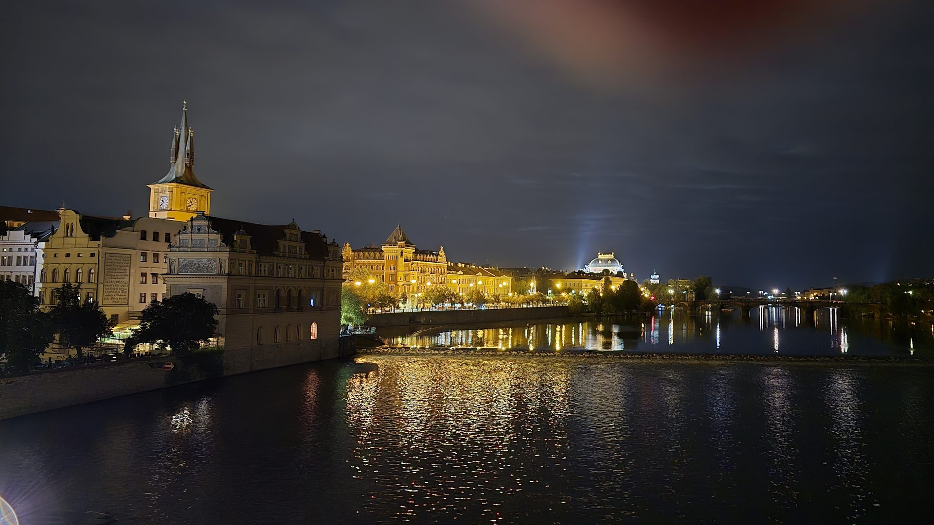 Il Ponte Carlo e il Castello