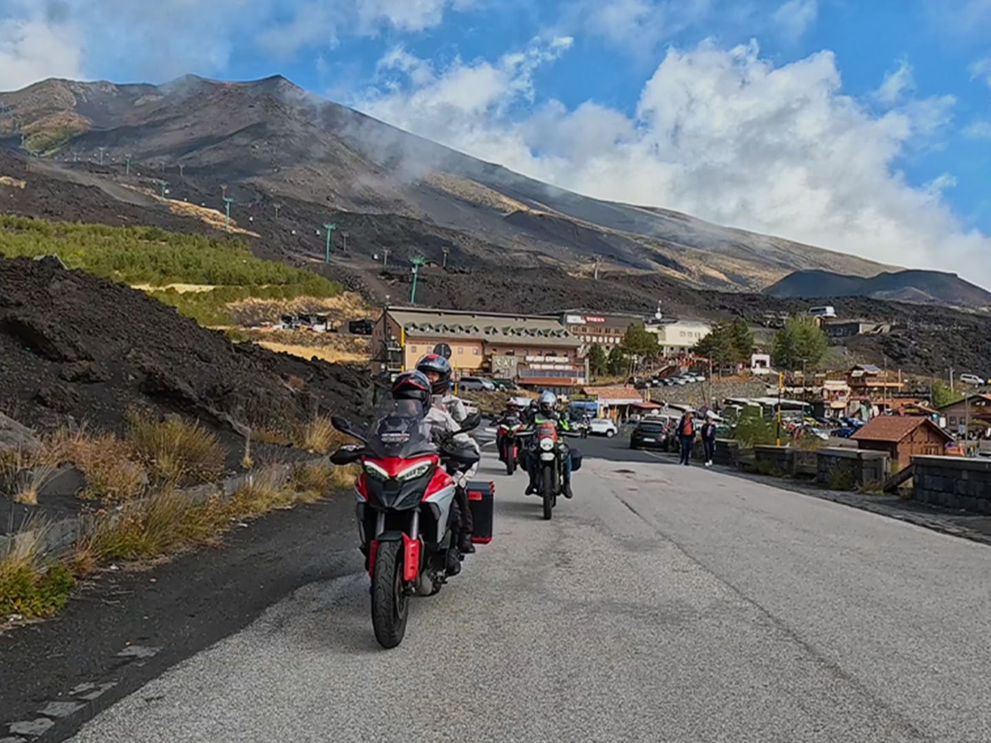 Il vulcano attivo più alto d'Europa